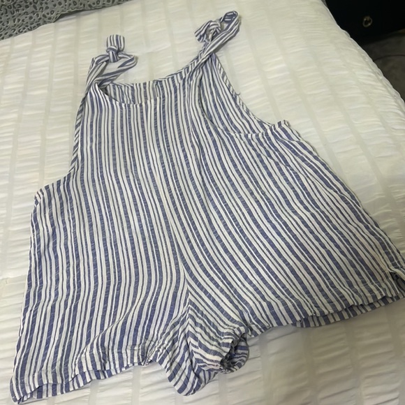 Blue and white striped romper - Picture 6 of 6